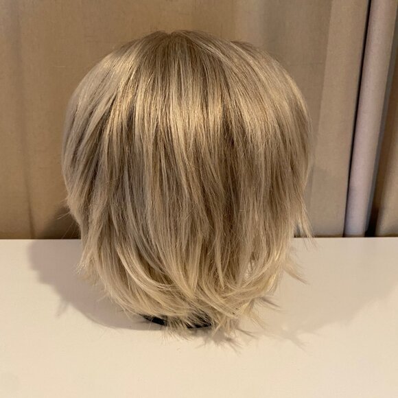 Gray Shag Bob Wig‎ 14” Short Layered Wavy Synthetic Hairpiece - Picture 3 of 8